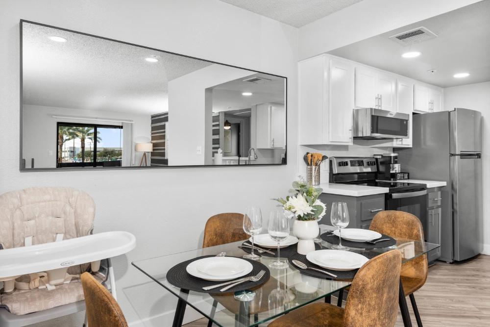 Chill 2BR Near ASU, Pool, Grill, Parking,Pet Frndly